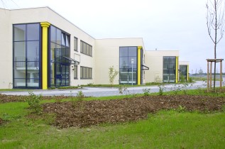 Büroriegel im Gewerbepark